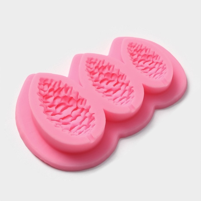 Молд новогодний «Шишки», силикон, 10,5×7 см, цвет розовый Молд новогодний «Шишки», силикон, 10,5×7 см, цвет розовый