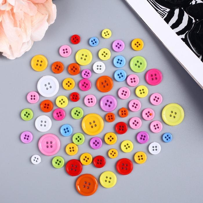 Набор пуговиц декоративные пластик Набор пуговиц декоративные пластик "Цветные"
