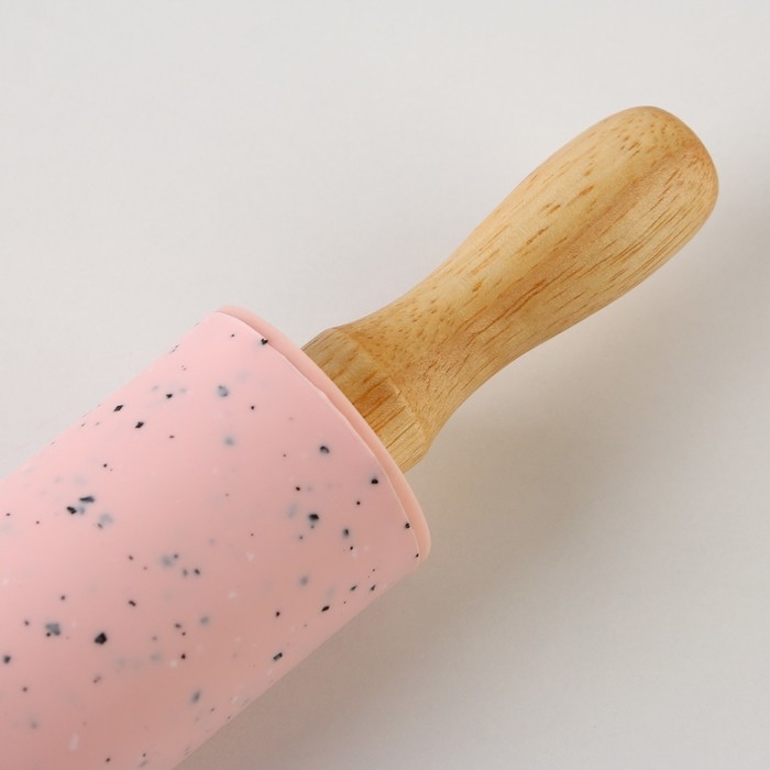 Скалка LOVE, 30×4.3 см, рабочая часть 17 см, цвет розовый Скалка LOVE, 30×4.3 см, рабочая часть 17 см, цвет розовый