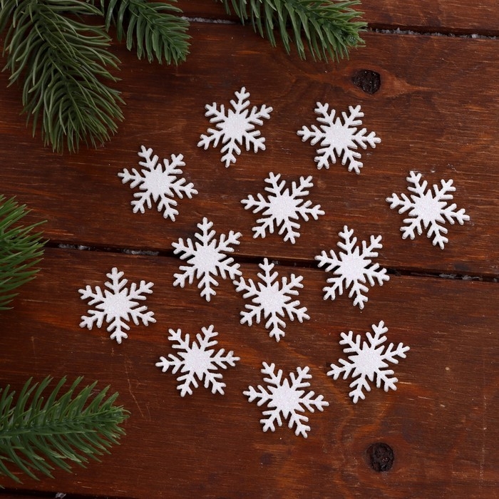 Новогодний набор для декора «Снежинки», на клеевой основе Новогодний набор для декора «Снежинки», на клеевой основе