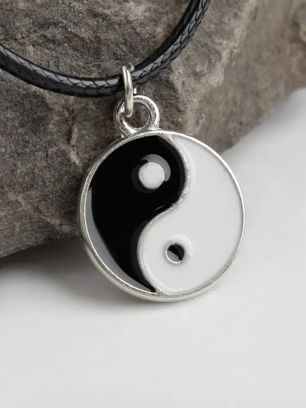 Кулон на шнурке &laquo;Инь-ян&raquo;, чёрно-белый в серебре, 45 см