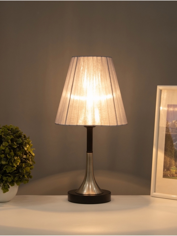 Лампа настольная BayerLux Лампа настольная BayerLux "Рита" 1х40Вт Е27 черный/серебро/серый 20х20х40см