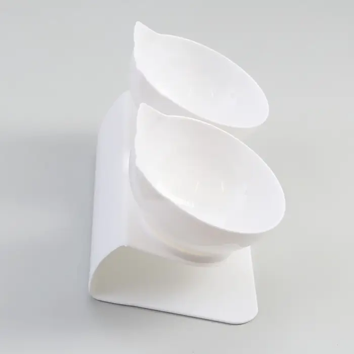 Миски, 27.5&times;14&times;15 см, 2 шт., на белой подставке, пластик, белые