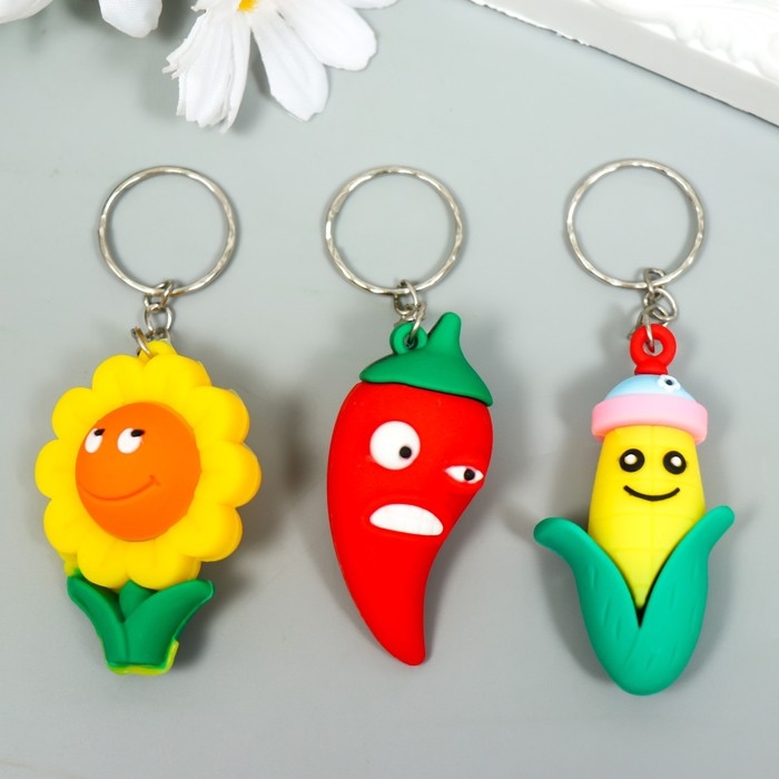 Брелок резина Брелок резина "Овощи с глазками" МИКС 5х3,5 см