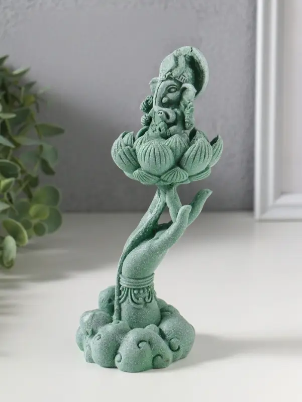 Сувенир полистоун "Рука с лотосом и Ганешей" зелёный 7х7,3х18,5 см