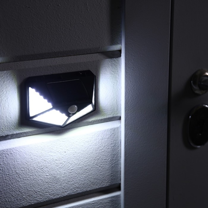 Садовый светильник на солнечной батарее с датчиком движения, накладной, 13 × 9.5 × 5.5 см, 100 LED, свечение белое Садовый светильник на солнечной батарее с датчиком движения, накладной, 13 × 9.5 × 5.5 см, 100 LED, свечение белое