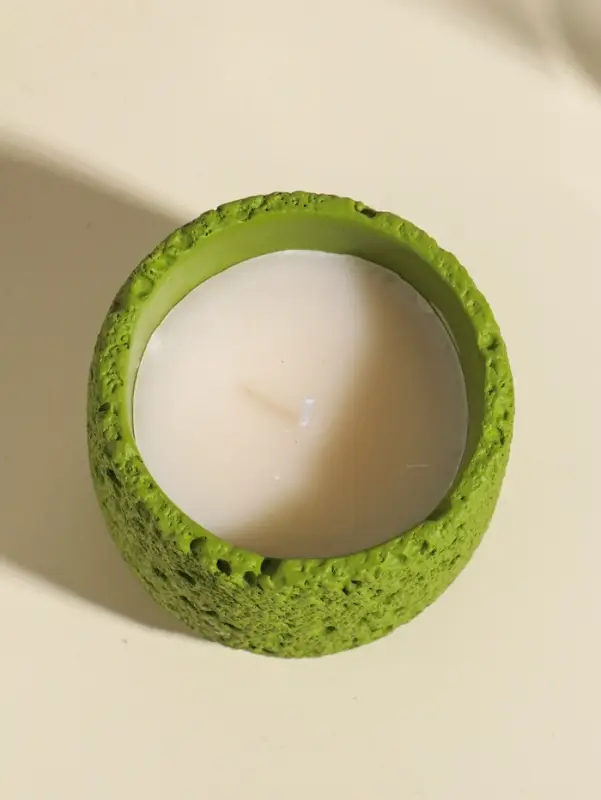Свеча в подсвечнике вулканическом &laquo;Лава&raquo;, зелёная, 8.5&times;8.5&times;7.5 см
