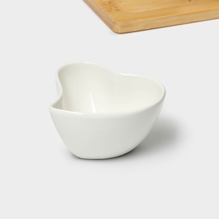 Набор соусников керамический на бамбуковой подставке BellaTenero «Сердце», 4 предмета: 125 мл, цвет белый Набор соусников керамический на бамбуковой подставке BellaTenero «Сердце», 4 предмета: 125 мл, цвет белый