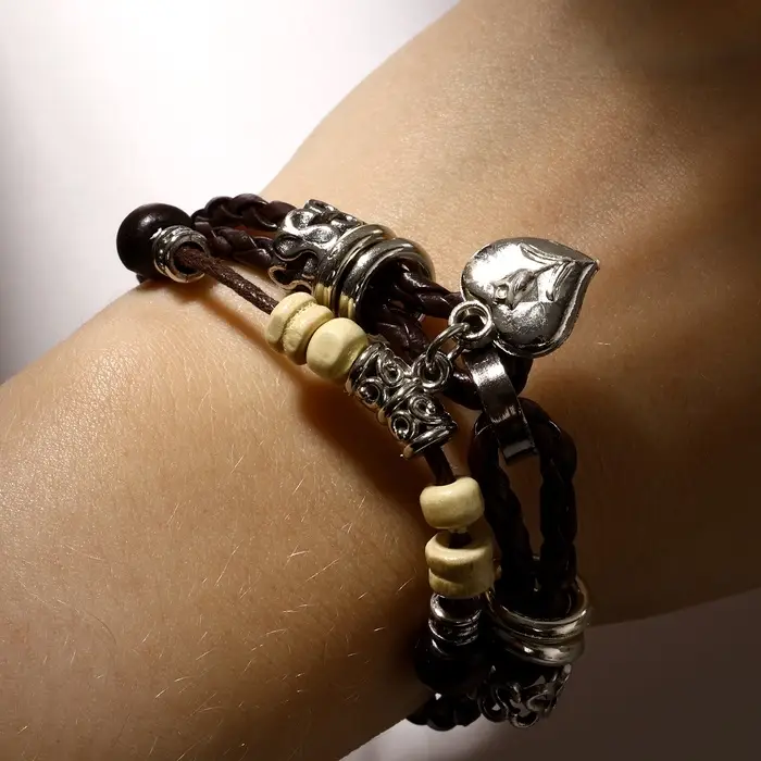 Браслет кожаный с подвеской &laquo;Сердце с розой&raquo;, d=8 см, коричневый