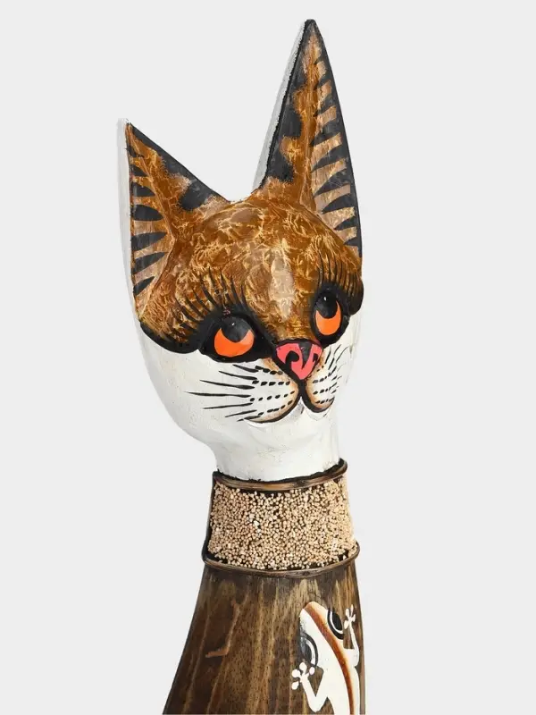 Сувенир дерево "Серая кошка в ошейнике с ящерками" 60х12х6 см