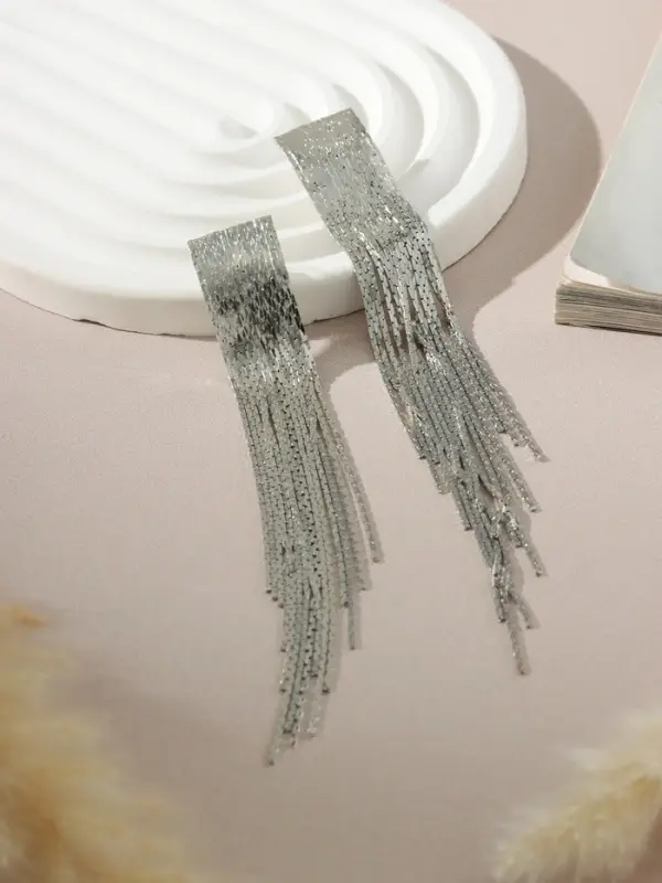 Серьги висячие &laquo;Голливуд&raquo;, блеск нитей, цвет серебро, 14.5 см