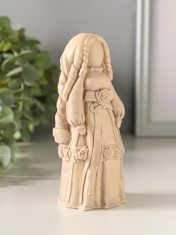 Статуэтка "Берегиня  манилка на любовь" 13х5 см, цвет бежевый с эф. состаривания