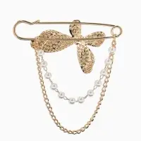 Булавка &laquo;Бабочка&raquo; в стразах, цепочка, жемчуг, L=7.5 см, цвет белый в золоте