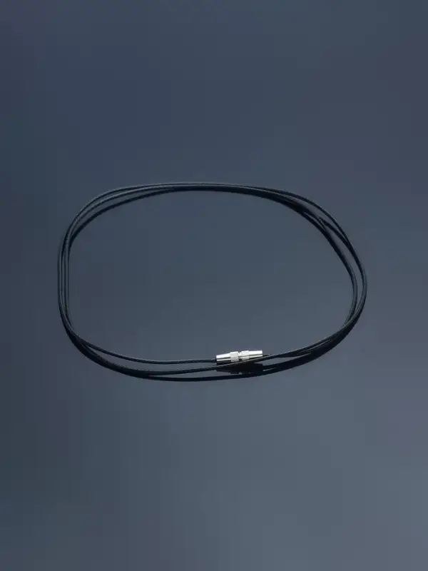 Шнурок нейлон 60 см, цвет чёрный, винтовой замок серебро Шнурок нейлон 60 см, цвет чёрный, винтовой замок серебро