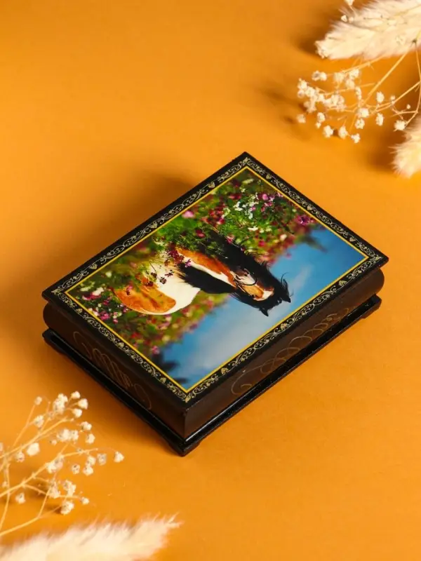 Шкатулка «Конь на лугу», 10×14 см, лаковая миниатюра