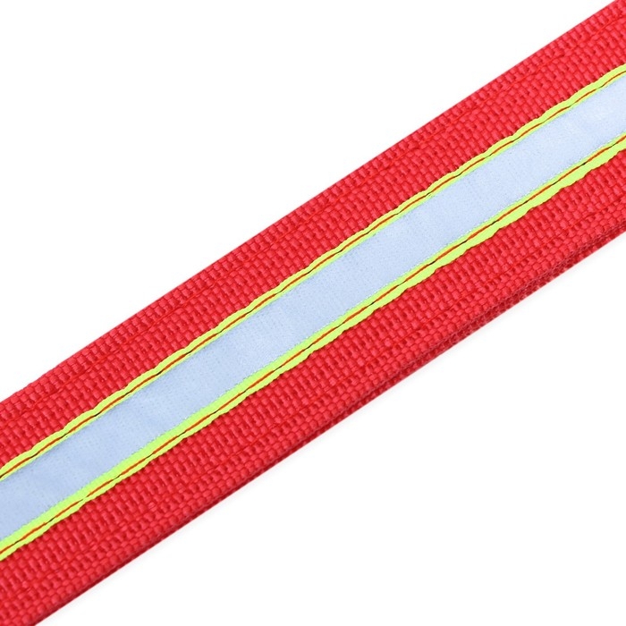 Ошейник четырехслойный светоотражающий с вертлюгом, 65 х 4 см, красный Ошейник четырехслойный светоотражающий с вертлюгом, 65 х 4 см, красный