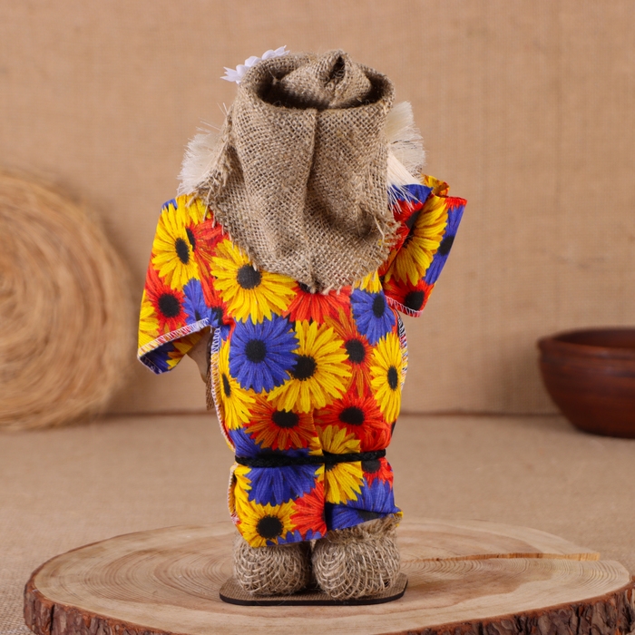 Оберег-домовой Оберег-домовой "Славуся в льняном колпаке, с топором и дровами", 30х18х10 см, микс