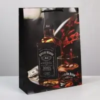 Пакет подарочный ламинированный, упаковка, &laquo;Крутой мужик&raquo;, L 28&times;38&times;9 см