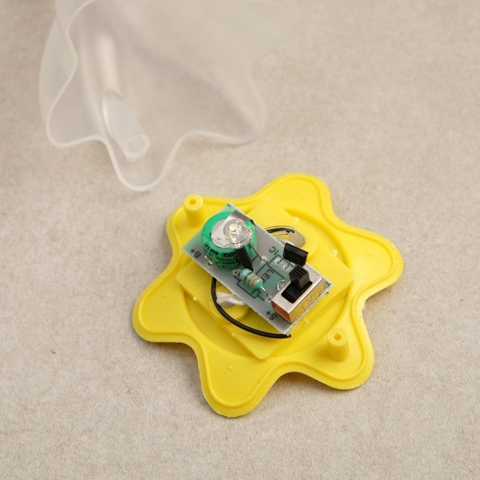 Садовый светильник на солнечной батарее «Цветок жёлтый», 6 × 29 × 6 см, 1 LED, свечение белое Садовый светильник на солнечной батарее «Цветок жёлтый», 6 × 29 × 6 см, 1 LED, свечение белое