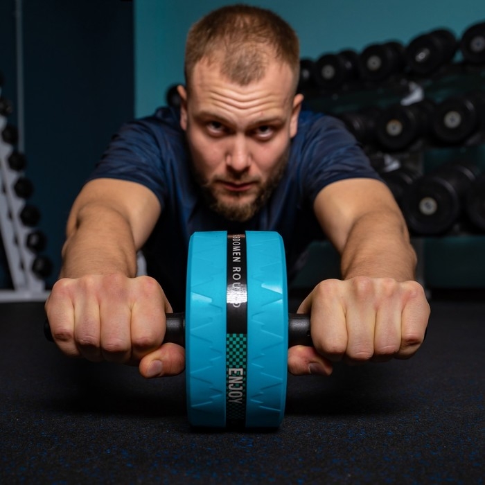 Ролик для пресса ONLYTOP, 38х17х17 см, с ковриком, цвет голубой Ролик для пресса ONLYTOP, 38х17х17 см, с ковриком, цвет голубой