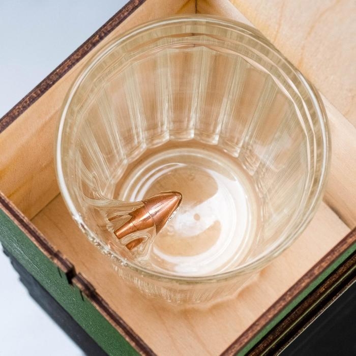 Стакан Стакан "Непробиваемый. Боевой запас", с пулей, граненый, 250 мл