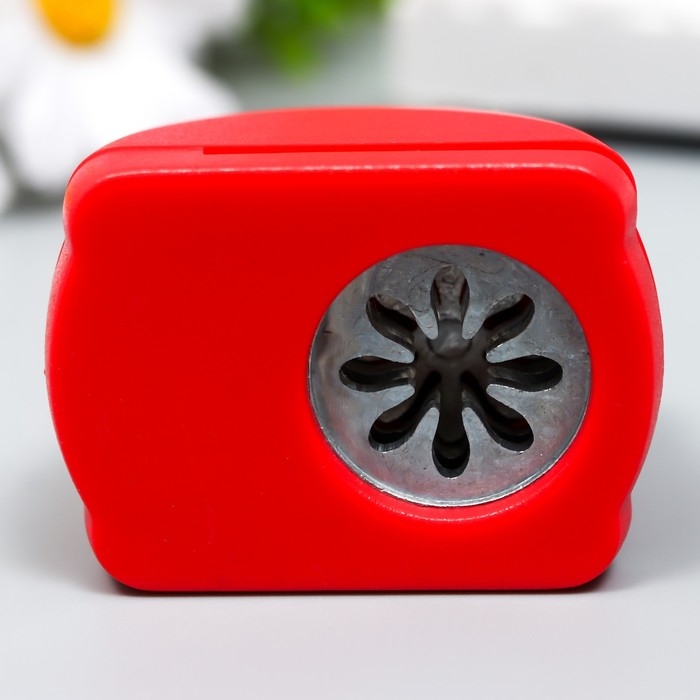 Дырокол фигурный Дырокол фигурный "Ромашка" d=1,5 см 3,5х4х4 см МИКС