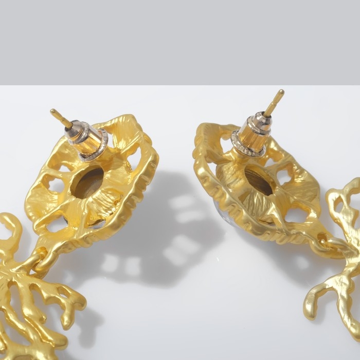 Серьги висячие со стразами «Цветение» сказочное, цветные в золоте, 7 см Серьги висячие со стразами «Цветение» сказочное, цветные в золоте, 7 см