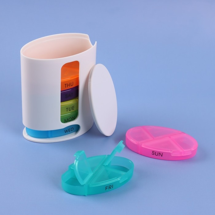 Таблетница - органайзер «Неделька», английские буквы, 12 × 6 × 5,9 см, 7 контейнеров по 4 секции, разноцветная Таблетница - органайзер «Неделька», английские буквы, 12 × 6 × 5,9 см, 7 контейнеров по 4 секции, разноцветная