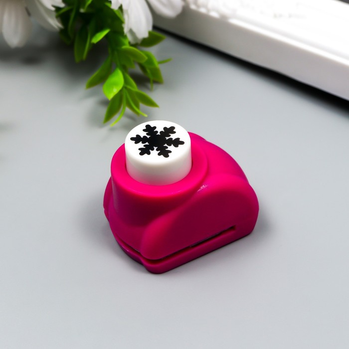 Набор фигурных дыроколов в сундуке, 8 шт МИКС Набор фигурных дыроколов в сундуке, 8 шт МИКС