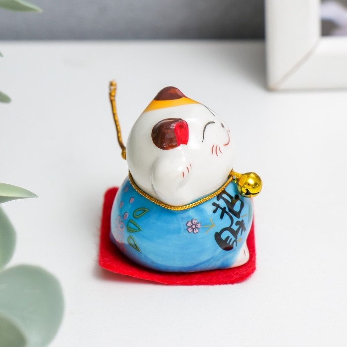 Сувенир керамика Сувенир керамика "Манэки-нэко с аксессуарами" 4,5х3,8х4,6 см набор 5 шт