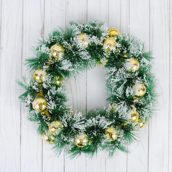 Венок новогодний d-30 см  Венок новогодний d-30 см "Золотистые шарики в инее"