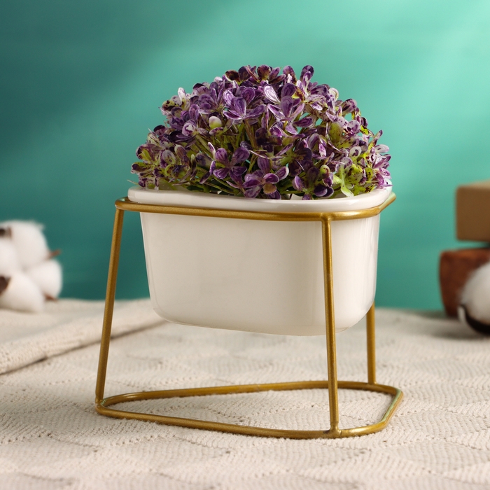 Горшок Горшок "Треугольник" на подставке, золото, 13х11х9см