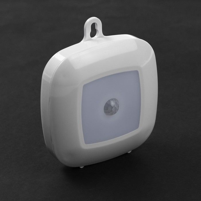 Светильник светодиодный с датчиком движения, 6 LED, 2,5 Вт, от батареек 3*AAA, 6500К, белый 942457 Светильник светодиодный с датчиком движения, 6 LED, 2,5 Вт, от батареек 3*AAA, 6500К, белый 942457