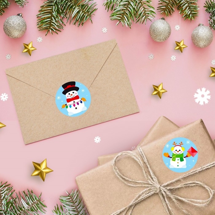 Новый год. Наклейки в рулоне "Снеговики", 500 шт, 3,8 х 3,8 см