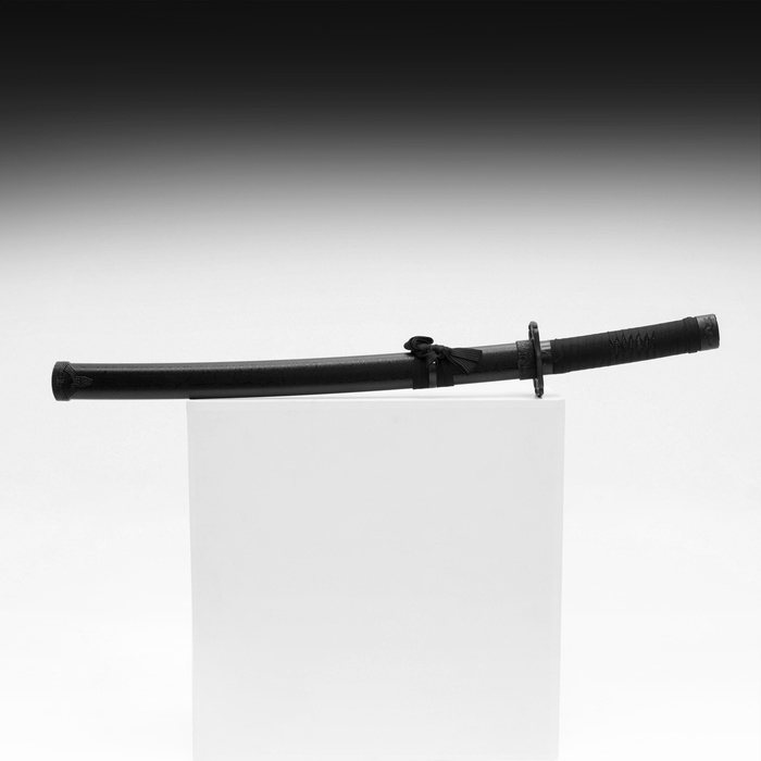 Сувенирное оружие Сувенирное оружие "Катана Куро", 72 см, клинок 51 см/7 мм , пластик