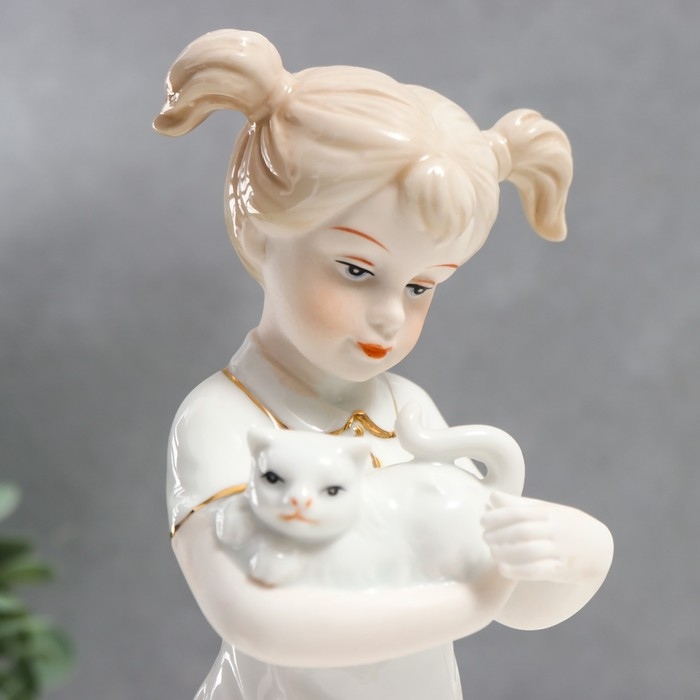 Сувенир керамика  Сувенир керамика "Девочка с хвостиками, с котёнком на руках" 22,5х7х12 см