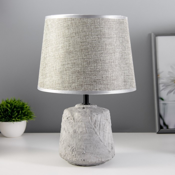 Настольная лампа Настольная лампа "Вурст" Е14 40Вт серый 30х30х33см RISALUX