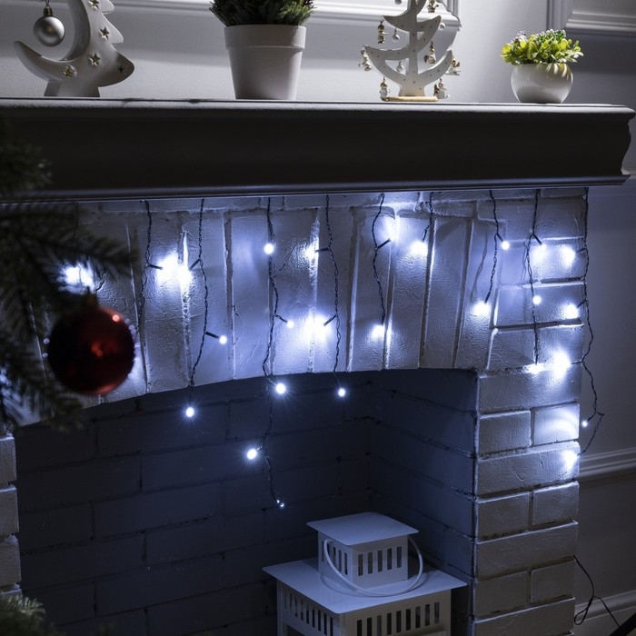 Гирлянда «Бахрома» 1.8 × 0.5 м, IP20, тёмная нить, 48 LED, свечение белое, 8 режимов, 220 В Гирлянда «Бахрома» 1.8 × 0.5 м, IP20, тёмная нить, 48 LED, свечение белое, 8 режимов, 220 В