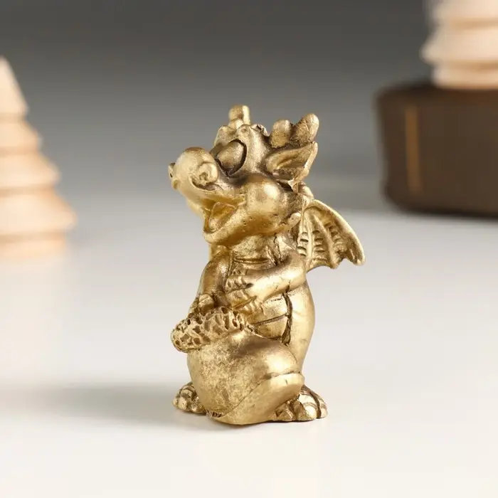 Фигурка полистоун «Бронзовый дракоша с подарками», 4×3×5 см, МИКС Фигурка полистоун «Бронзовый дракоша с подарками», 4×3×5 см, МИКС