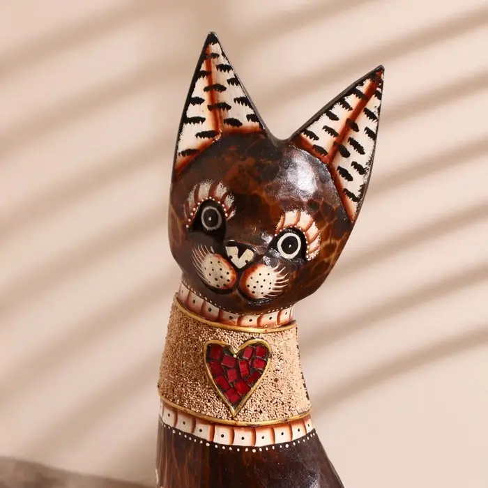 Сувенир дерево "Кошка с бабочками и сердечком на ошейнике" 60х12х6 см