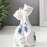 Фигурка керамика &laquo;Две кошки с котёнком&raquo;, 13&times;8 см