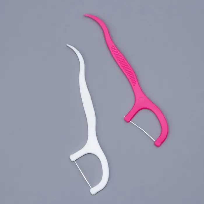 Зубочистка с зубной нитью Доляна, 20 шт, 7,5×1,5 см Зубочистка с зубной нитью Доляна, 20 шт, 7,5×1,5 см