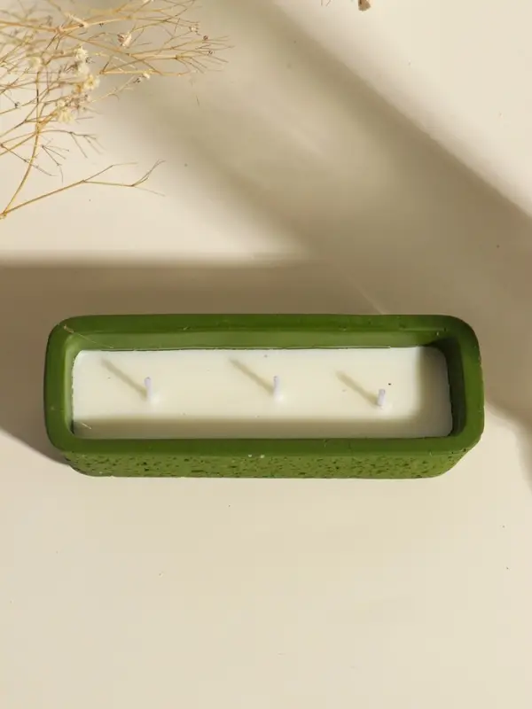 Свеча в вулканическом подсвечнике "Ящик" 3 хлопковых фитиля, зелёная 5,2х15х4,7 см