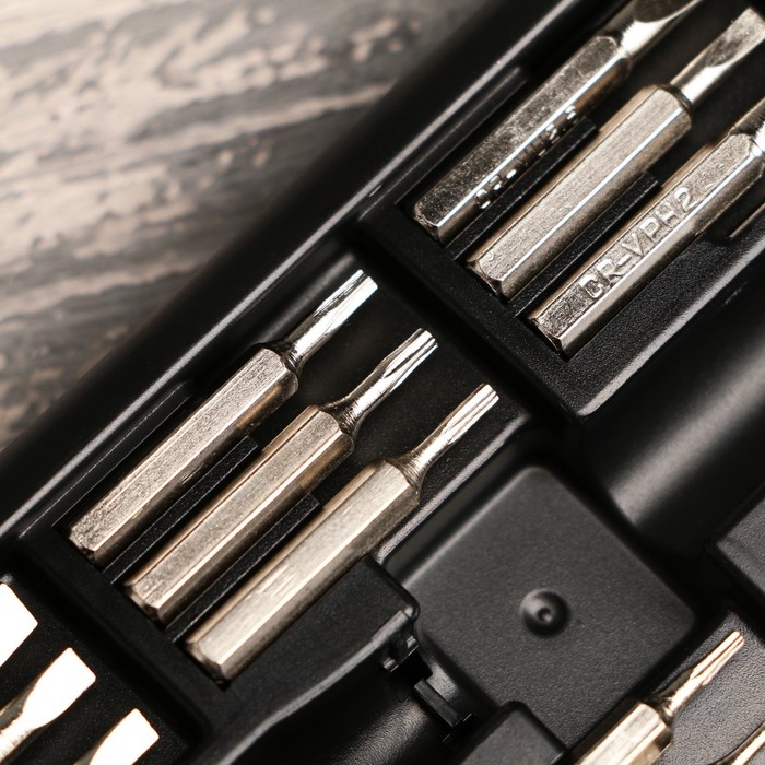 Набор отверток в фляге «Набор мастера», универсальный, 18 предметов Набор отверток в фляге «Набор мастера», универсальный, 18 предметов