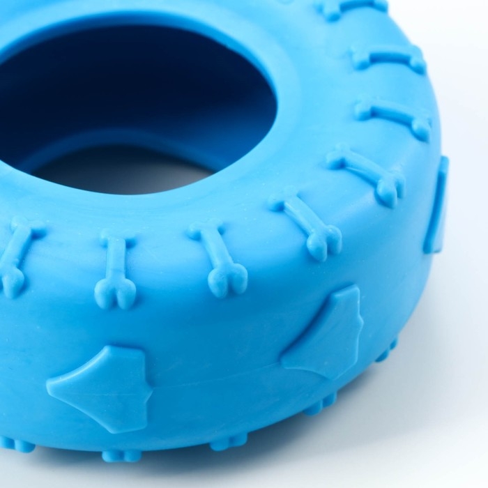 Игрушка жевательная для собак Игрушка жевательная для собак "Шина" 9 см, синяя