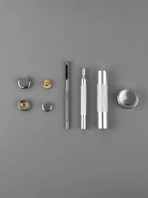 Кнопки установочные, Дельта, d=15 мм, 40 шт., с установщиком, в органайзере, 11.8&times;8.1&times;2.3 см, цвет серебряный