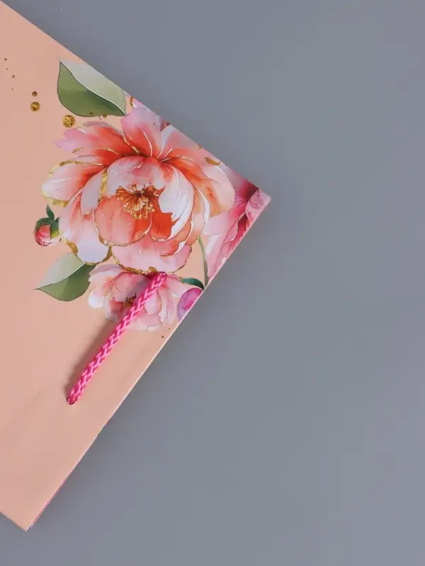 Пакет подарочный ламинированный "Цветы" 18 х 22,3 х 10 см