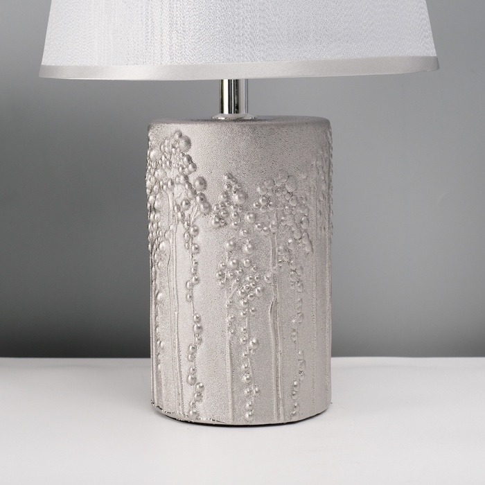 Настольная лампа с абажуром RISALUX «Фруктовый сад», 1×40 Вт, Е27, серебро, 19.5×19.5×33 см Настольная лампа с абажуром RISALUX «Фруктовый сад», 1×40 Вт, Е27, серебро, 19.5×19.5×33 см