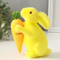 Сувенир пасхальный "Жёлтый заяц с морковкой" 6,5х12х15,5 см