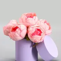 Шляпная коробка подарочная сирень, круглая, 10&times;10 см